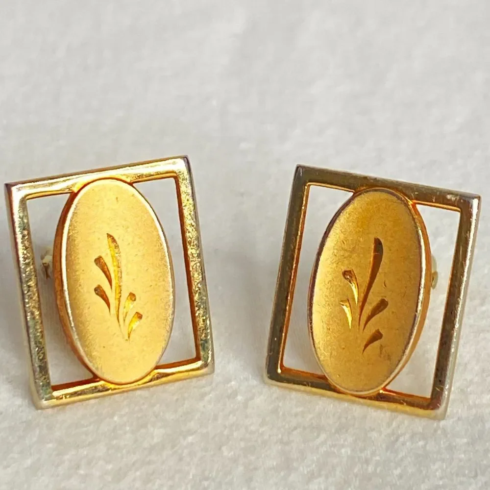 💎Swank Gold Tone Cufflinks Rectangular Open Frame Engraved Abstract Oval Design